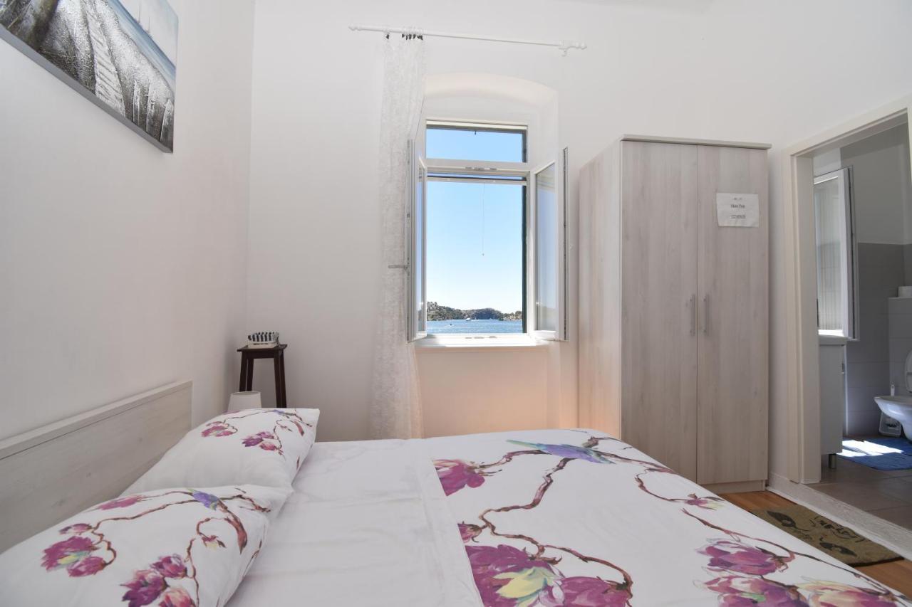 Apartmani Rina シベニク エクステリア 写真