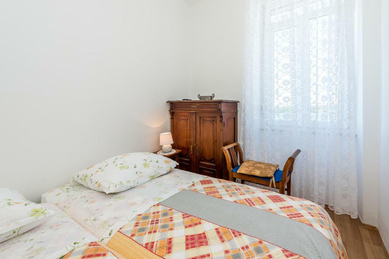 Apartmani Rina シベニク エクステリア 写真