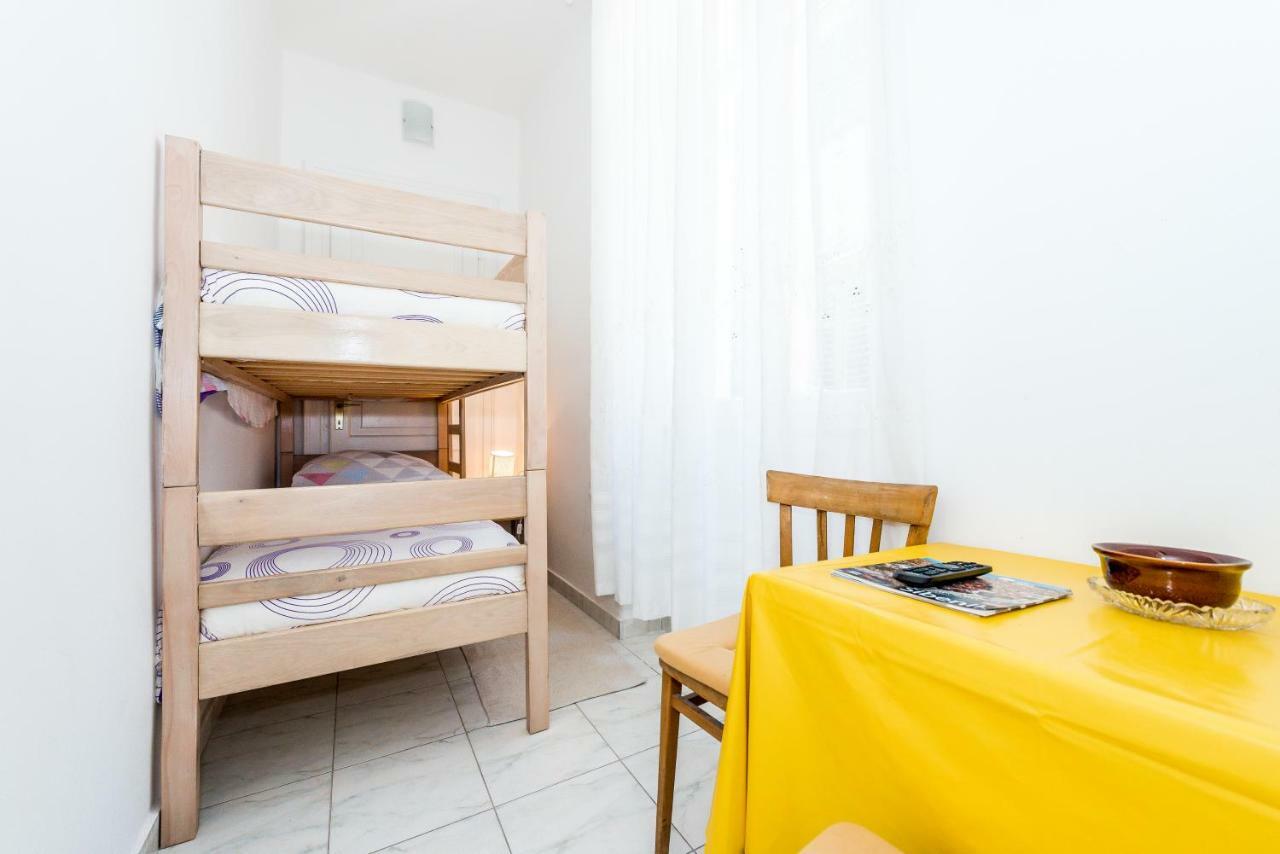 Apartmani Rina シベニク エクステリア 写真